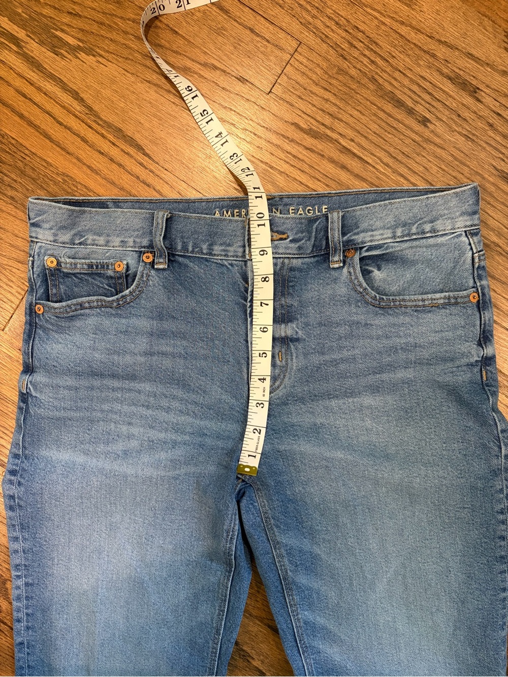 American Eagle Women’s High-Waisted Straight Jeans, size 8, Classic Medium - Picture 4 of 7